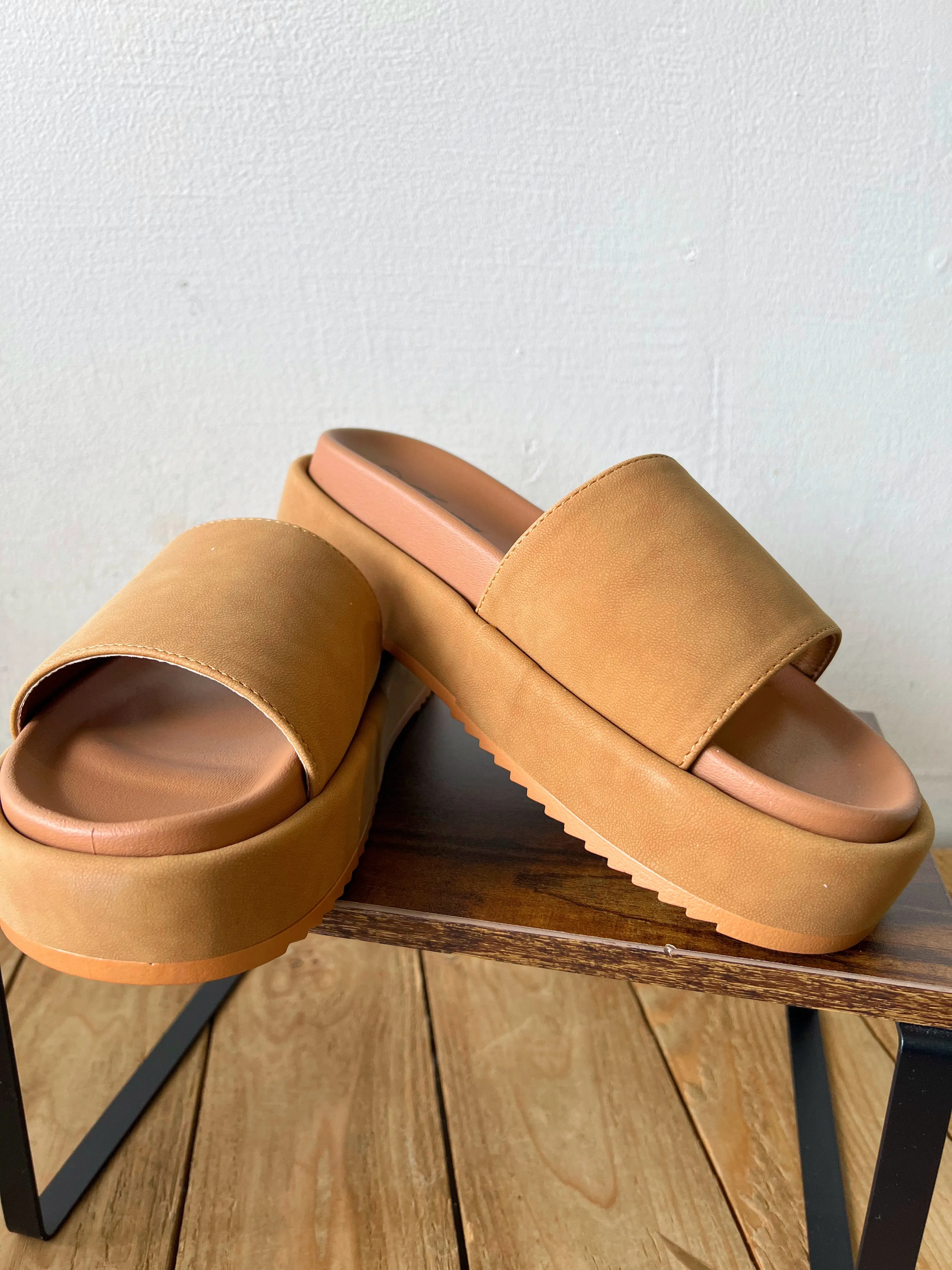 Kimberly Sand Platform Slide